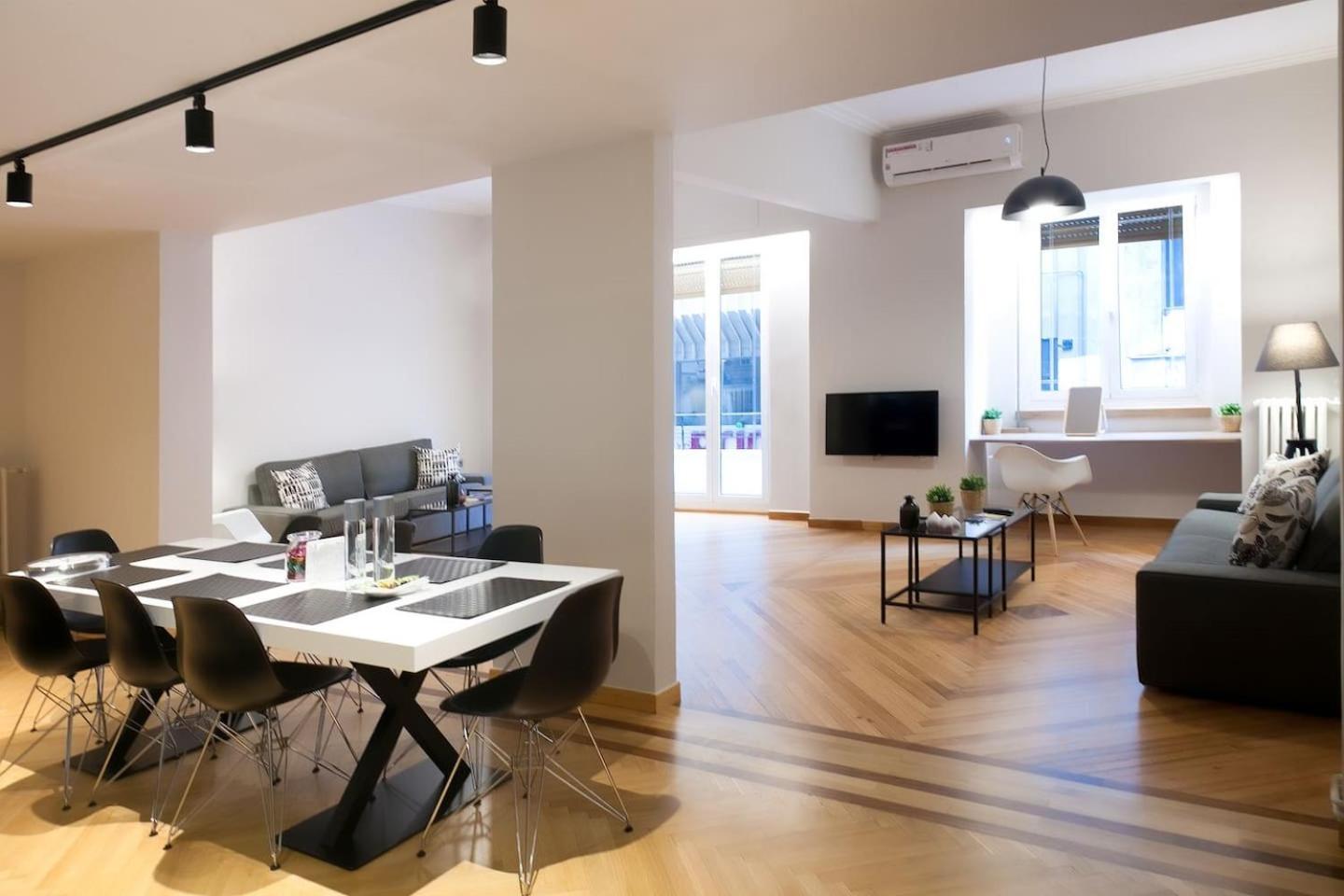 Apartment Toni's 4bd Near Classy Kolonaki, Locals Enjoy It *